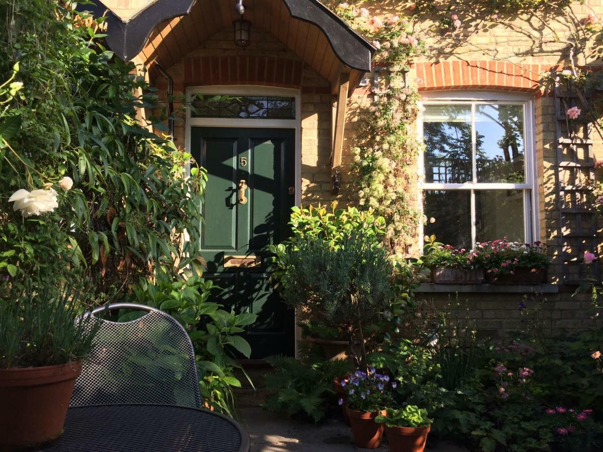 Bed and Breakfast Old Station Gardens, Sw London Teddington Zewnętrze zdjęcie